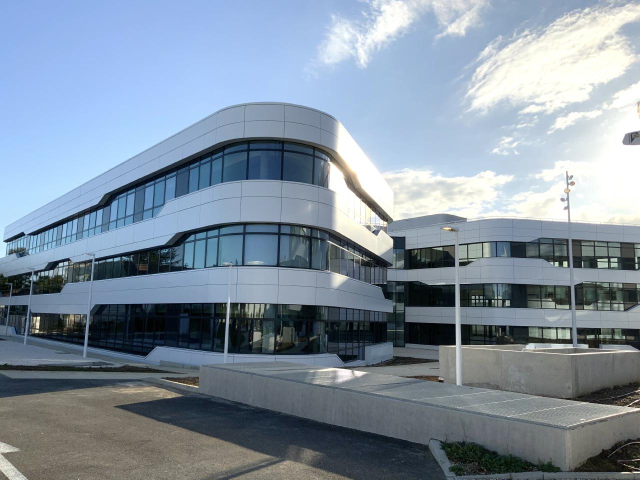 Bureau Champagne-au-Mont-d'Or 2211m² Location bureau Champagne-au-Mont-d'Or Rhône OLBUR2108828 0